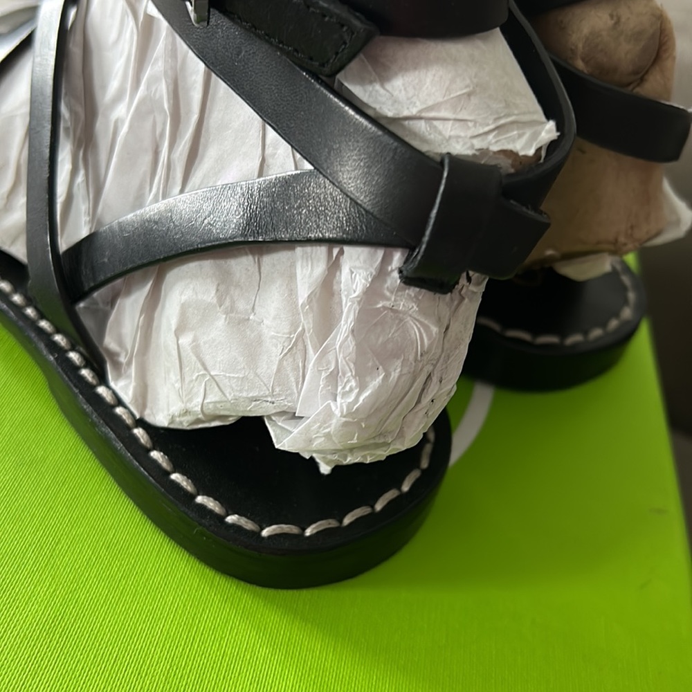 Sam Edelman Meriai black leather gladiator sandal. - Picture 4 of 6